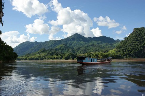 Mékong et paysage montagneux au Nord du Laos