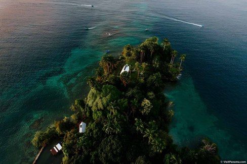 Vue aérienne de l'archipel Bocas del Toro au Panama